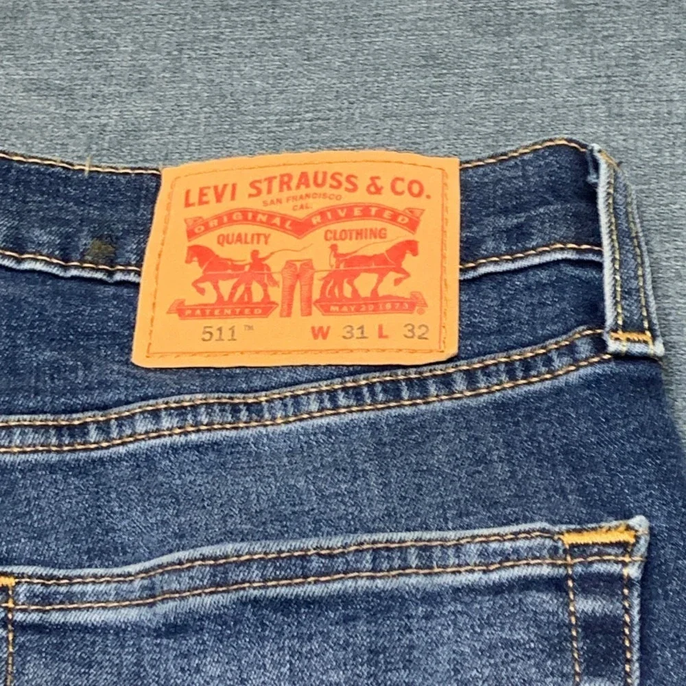 Levi's 511 Slim Fit Jeans Mens 31x32 Blue Denim Medium Wash 5-Pockets Streetwear